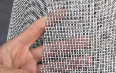 What are the specifications of stainless steel mesh？
